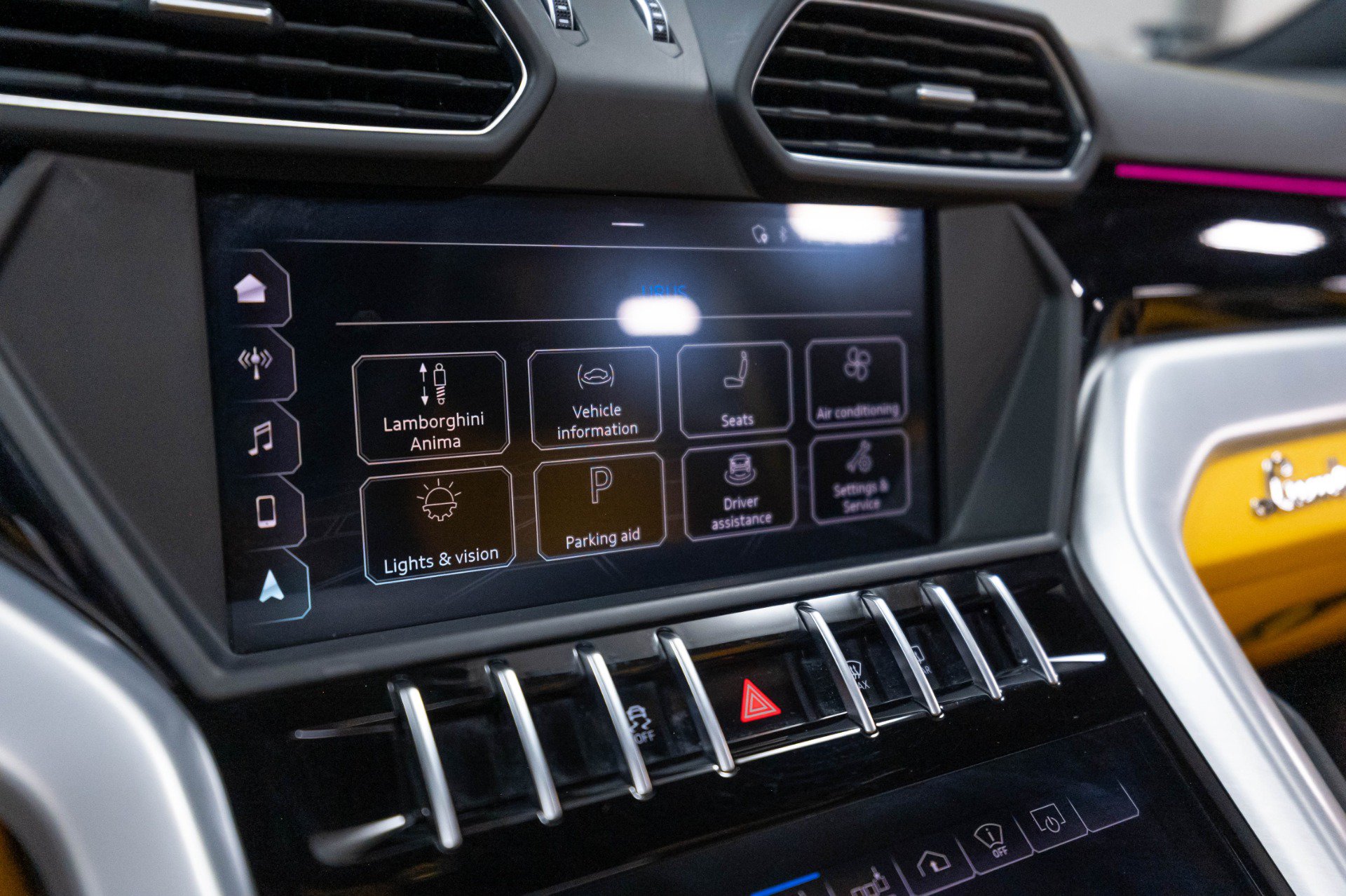 Used 2019 Lamborghini Urus AWD/4WD image 48