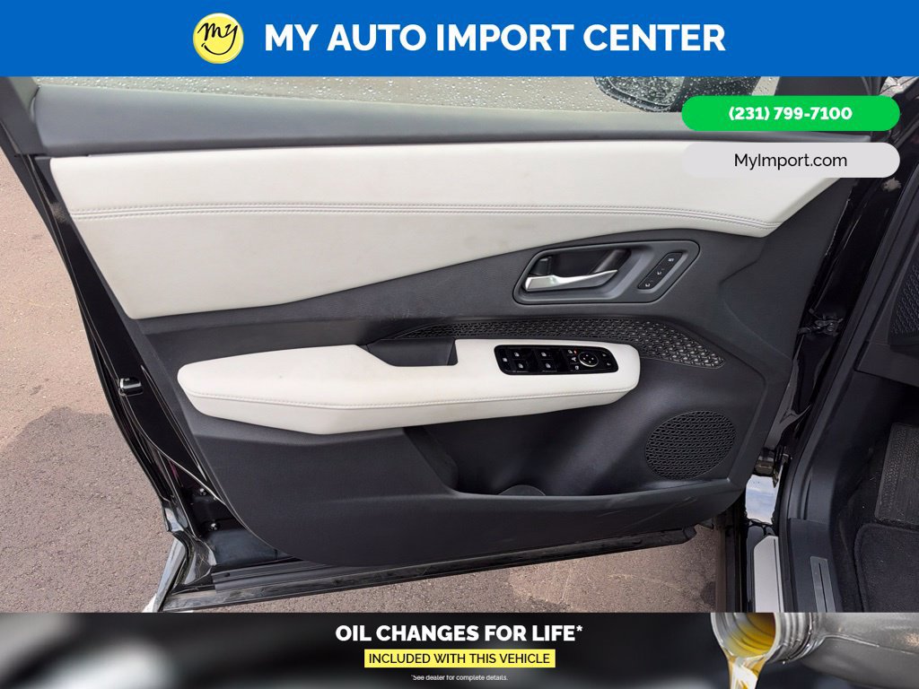 Used 2024 Nissan Ariya AWD image 9