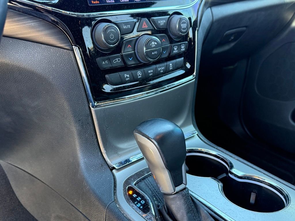 Used 2019 Jeep Grand Cherokee Altitude image 21