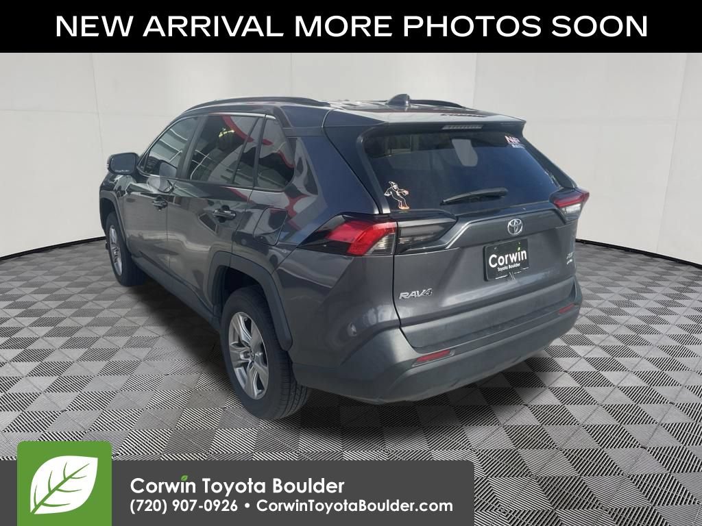 Used 2022 Toyota RAV4 XLE AWD/4WD image 5