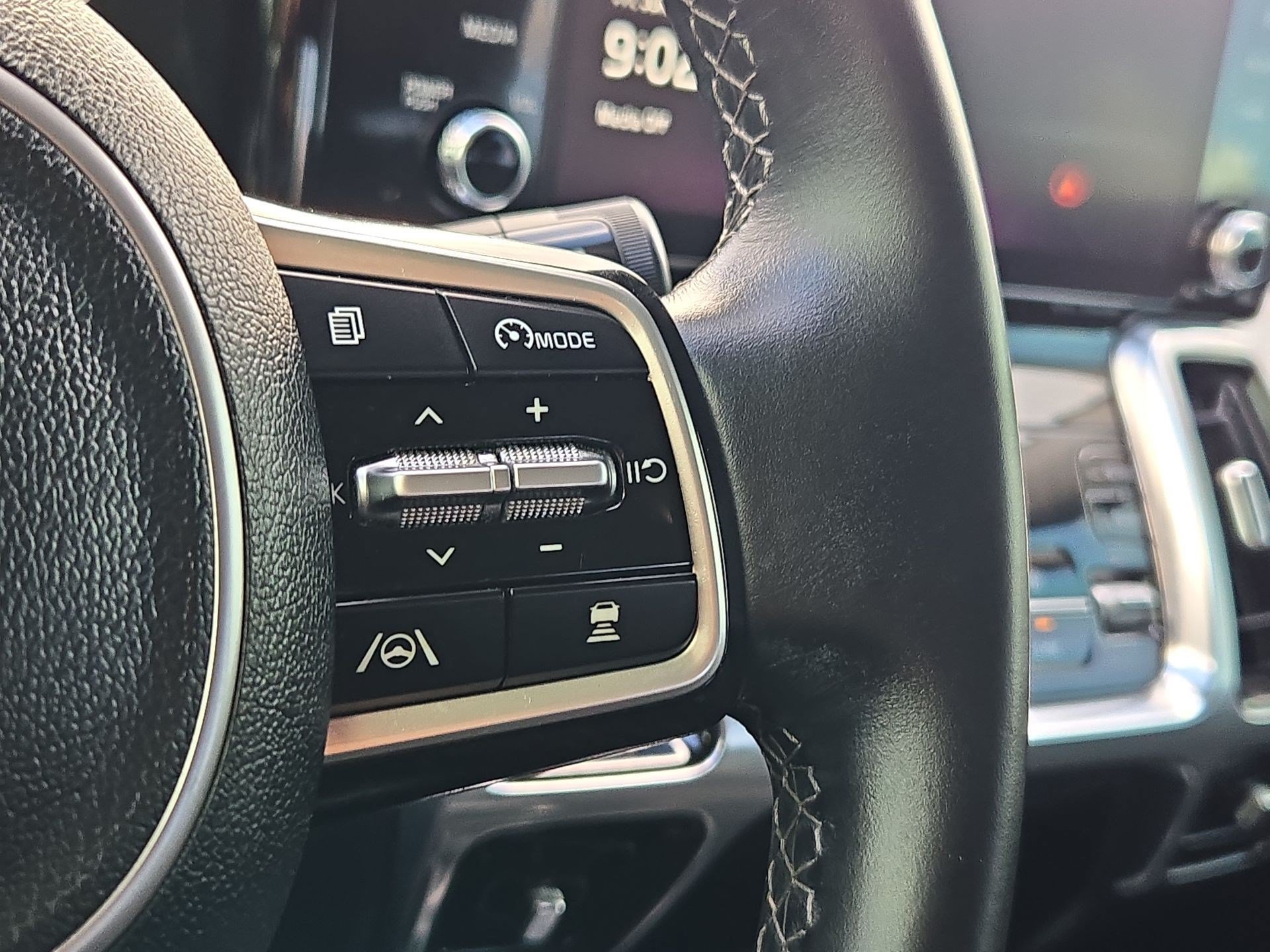 Used 2023 Kia Sorento SX FWD image 19