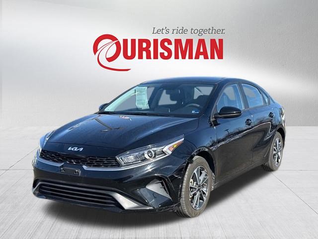 Used 2023 Kia Forte LXS image 5