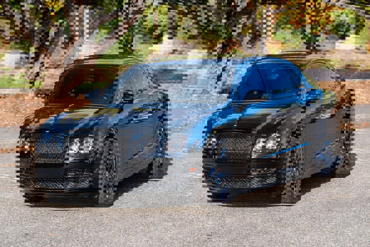 Used 2015 Bentley Flying Spur V8 image 16