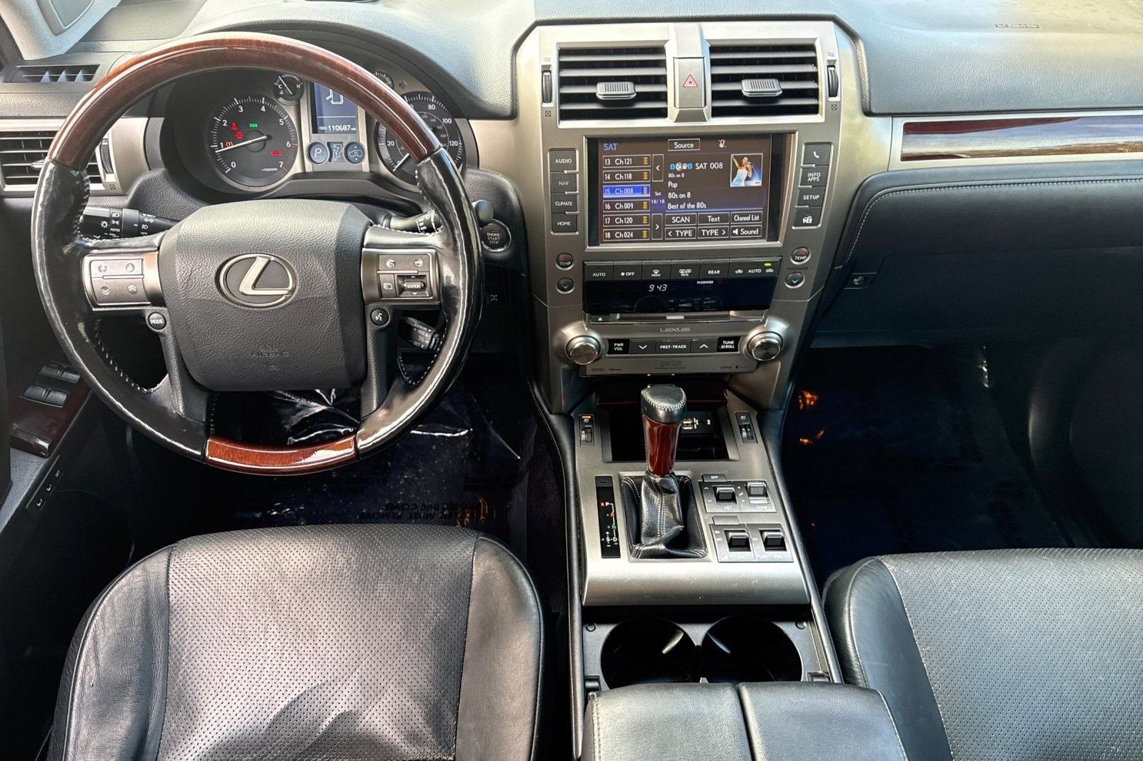 Used 2017 Lexus GX 460 Luxury w/ Preferred Accessory Package image 27