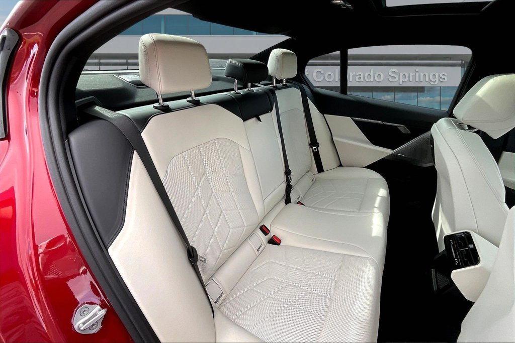 Certified 2026 BMW 550e xDrive AWD/4WD image 25