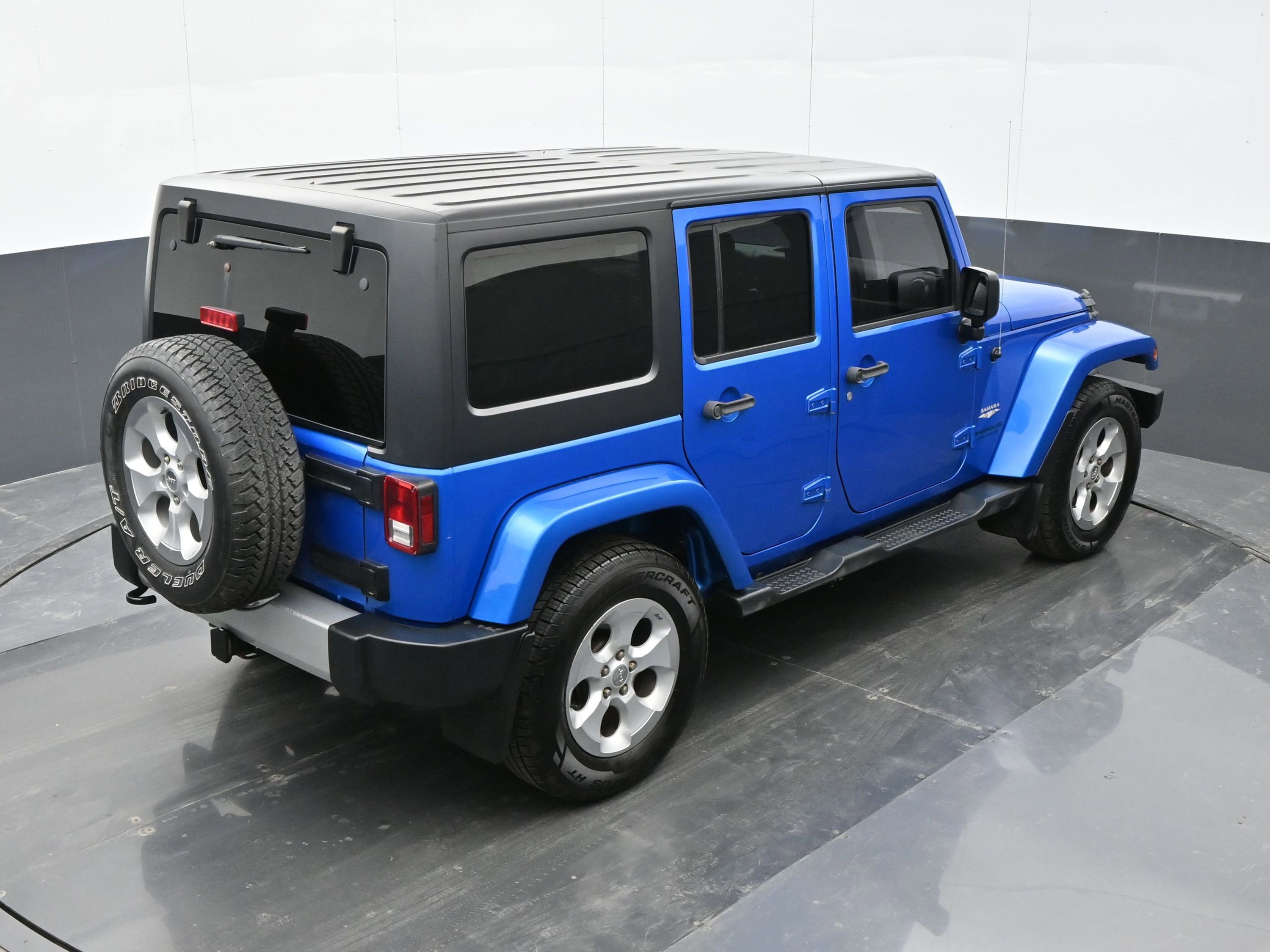 Used 2015 Jeep Wrangler Unlimited Sahara image 31