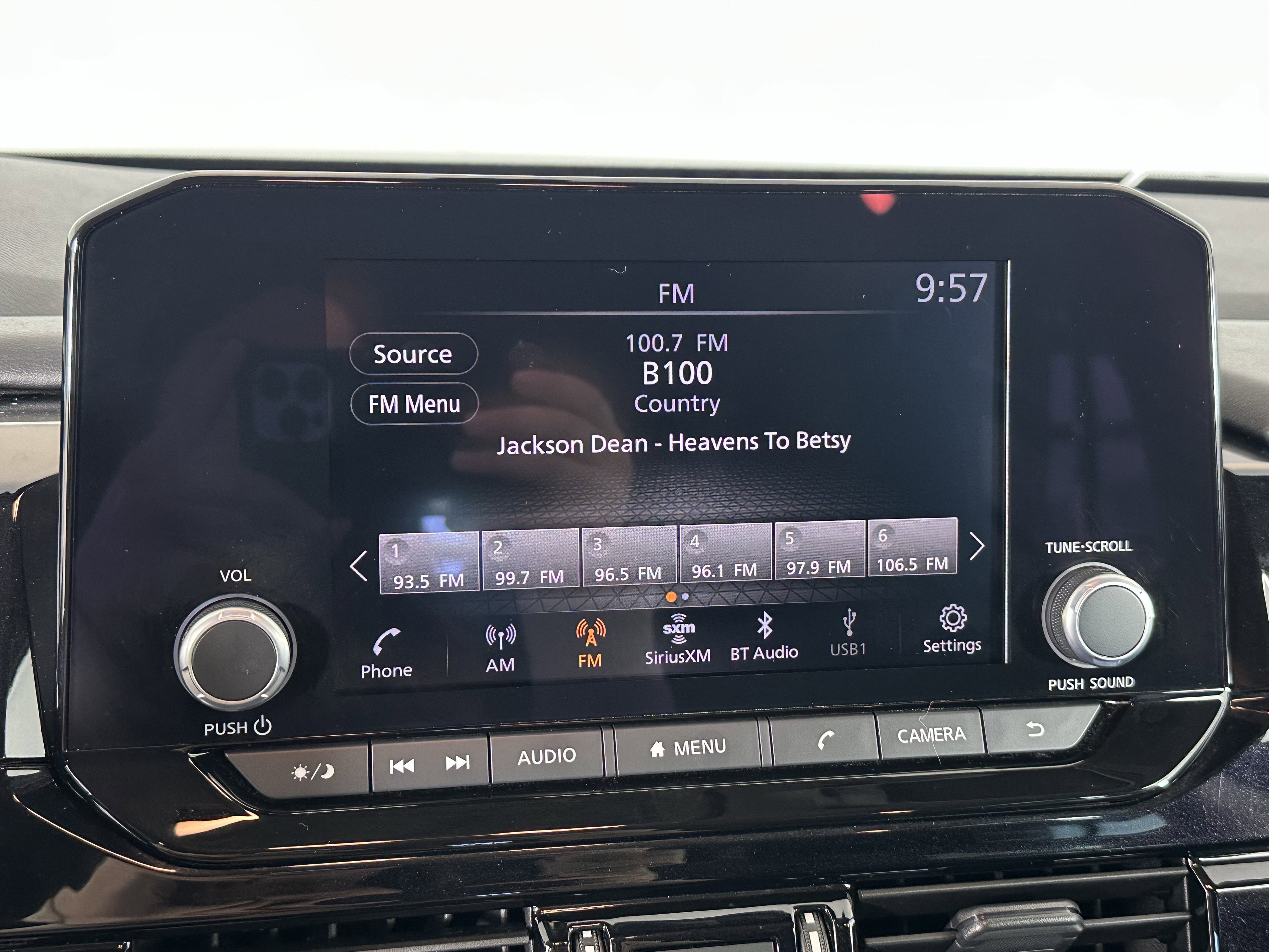 Used 2023 Nissan Pathfinder SV image 20