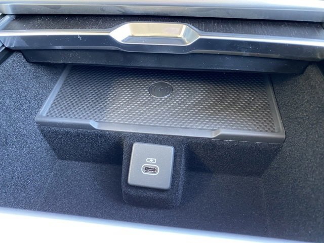 New 2025 Land Rover Range Rover SE image 12
