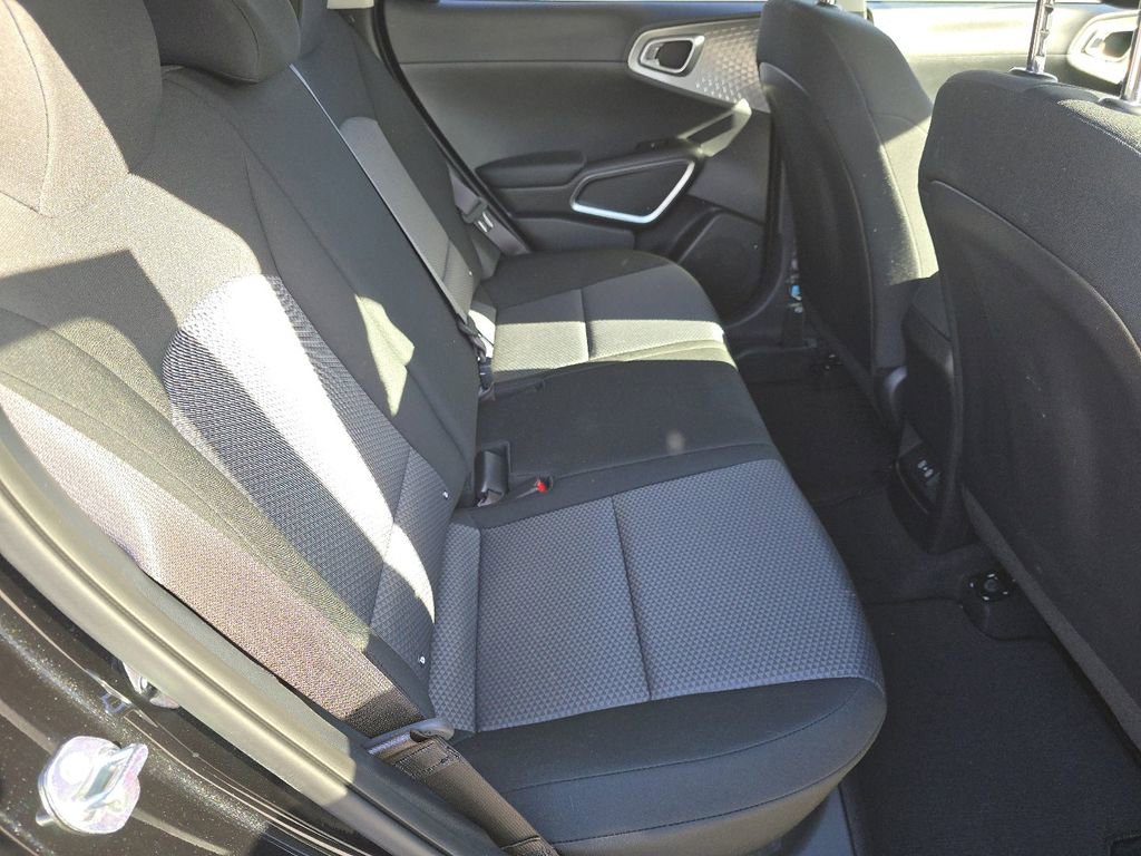 Used 2023 Kia Soul S image 18
