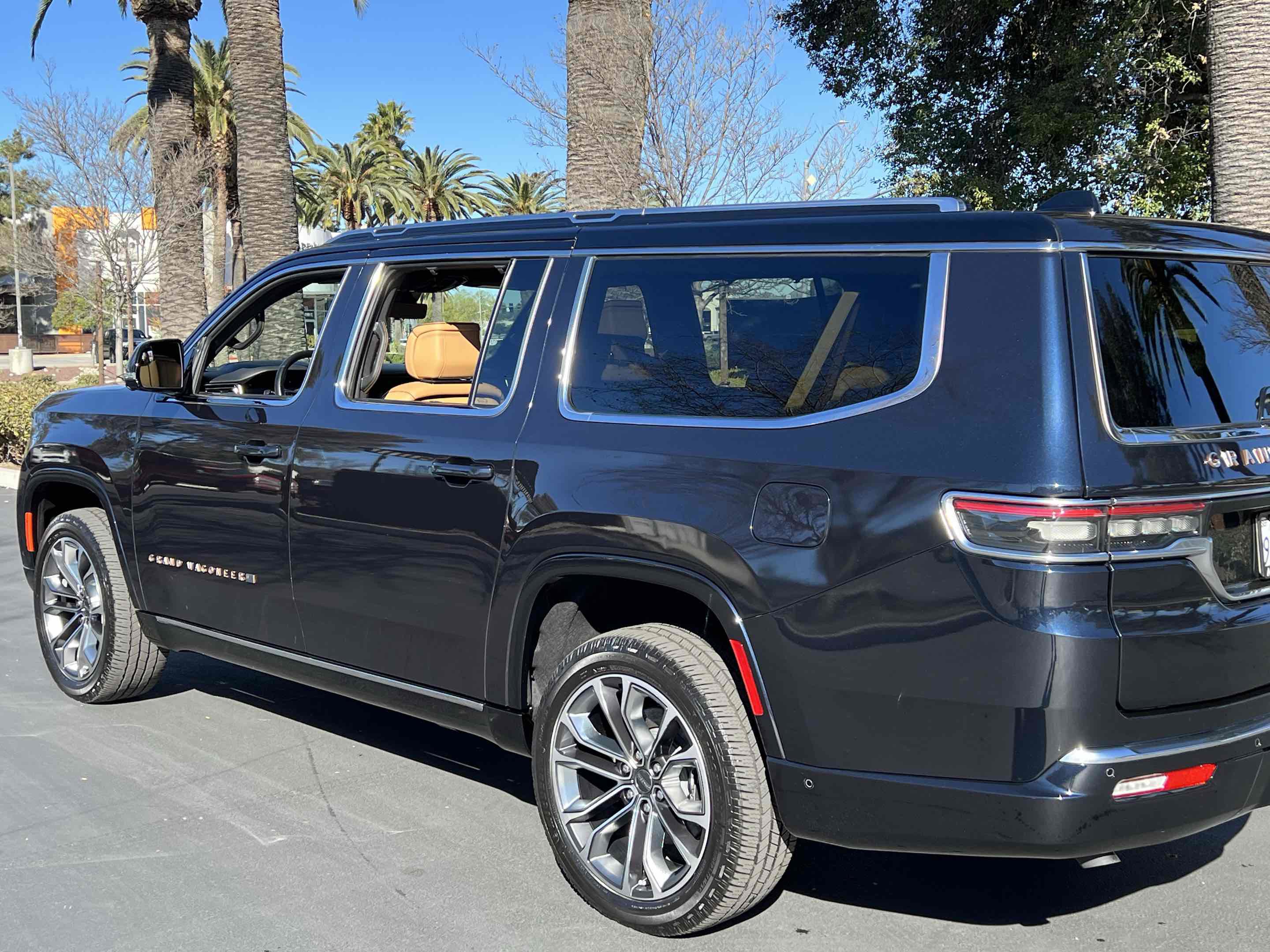 Used 2023 Jeep Grand Wagoneer L Series III image 78