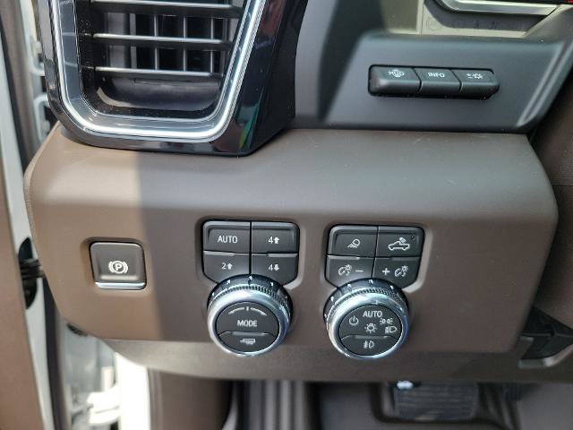 New 2026 GMC Sierra 2500 Denali w/ Denali Reserve Package AWD/4WD image 26