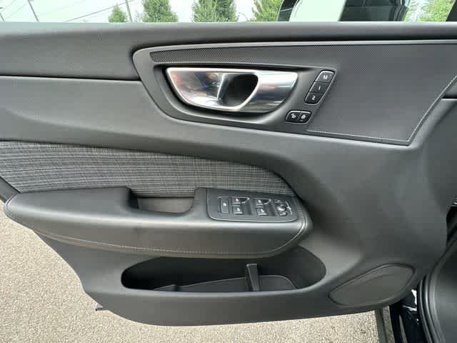 Used 2023 Volvo XC60 B5 Core AWD/4WD image 19
