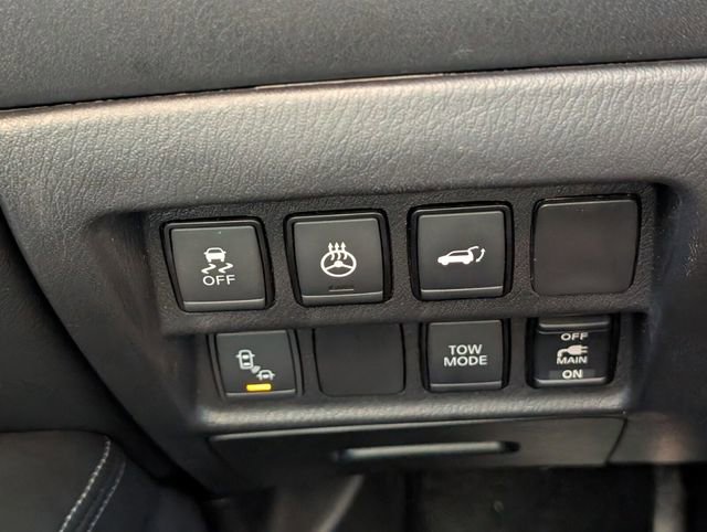 Used 2018 Nissan Pathfinder Platinum image 26