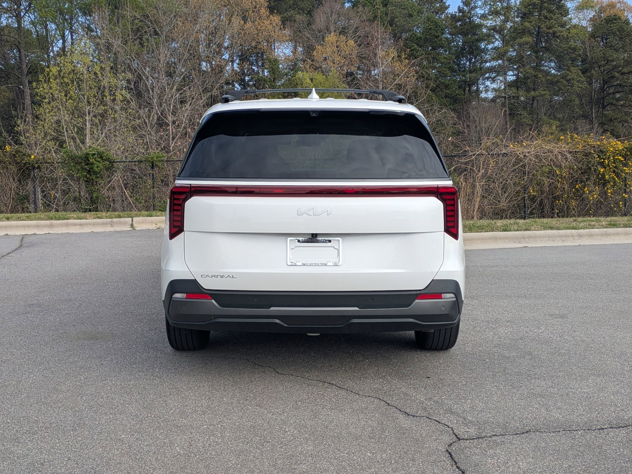 Used 2025 Kia Carnival SX Prestige image 6