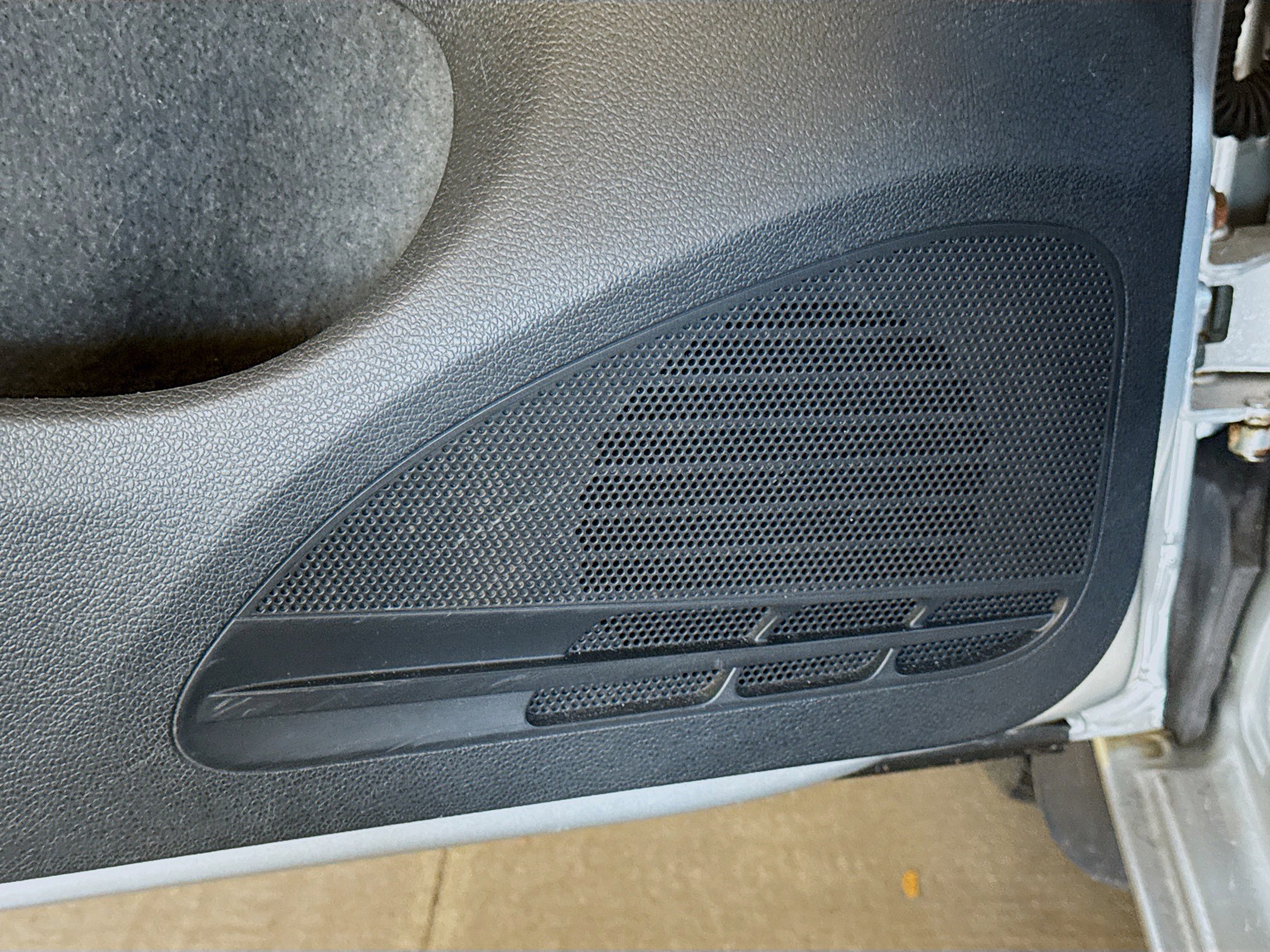 Used 2010 Volkswagen Golf 2-Door image 17