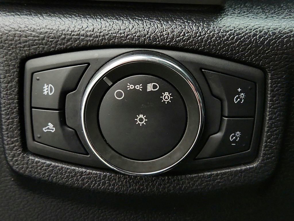 Used 2017 Ford F150 Lariat image 31