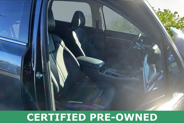Certified 2025 Kia Sorento S image 7