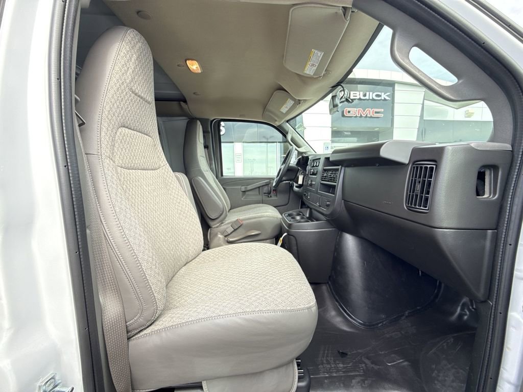 New 2026 GMC Savana 3500 Extended w/ Driver Convenience Package RWD image 22