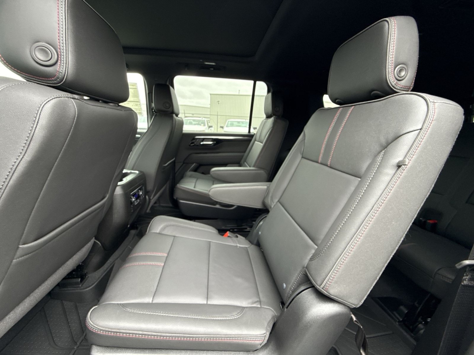New 2026 Chevrolet Suburban RST w/ Advanced Technology Package AWD/4WD image 26