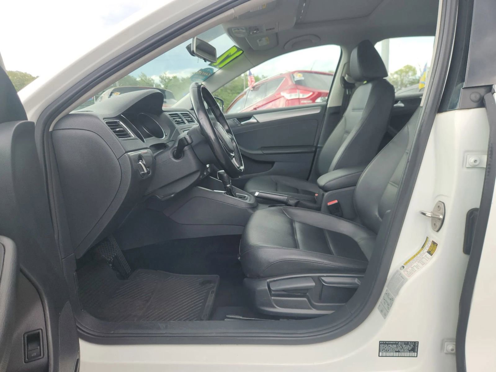 Used 2017 Volkswagen Jetta SE FWD image 9