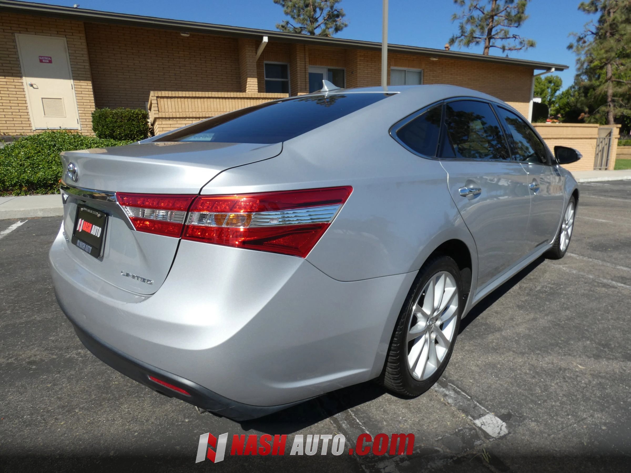 Used 2014 Toyota Avalon Limited FWD image 8