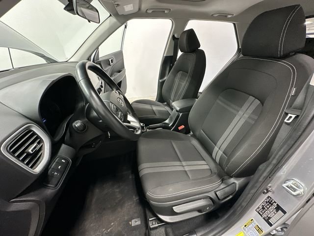 Used 2022 Hyundai Venue SEL w/ Cargo Package image 16
