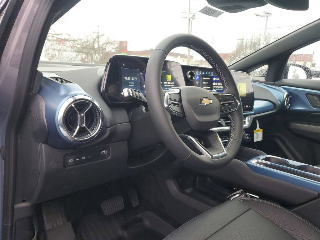 New 2026 Chevrolet Equinox EV LT FWD image 18