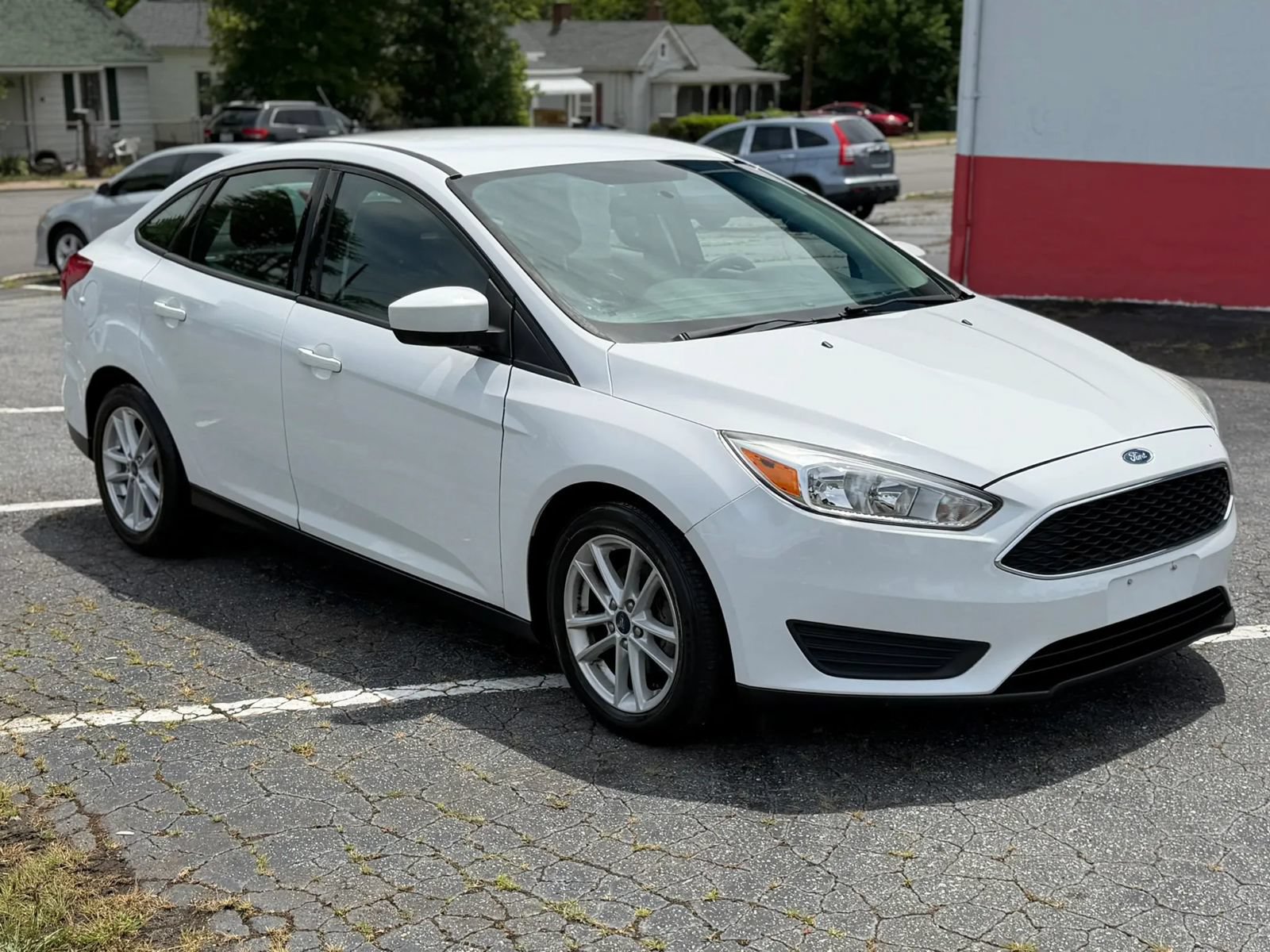 Used 2018 Ford Focus SE FWD image 3