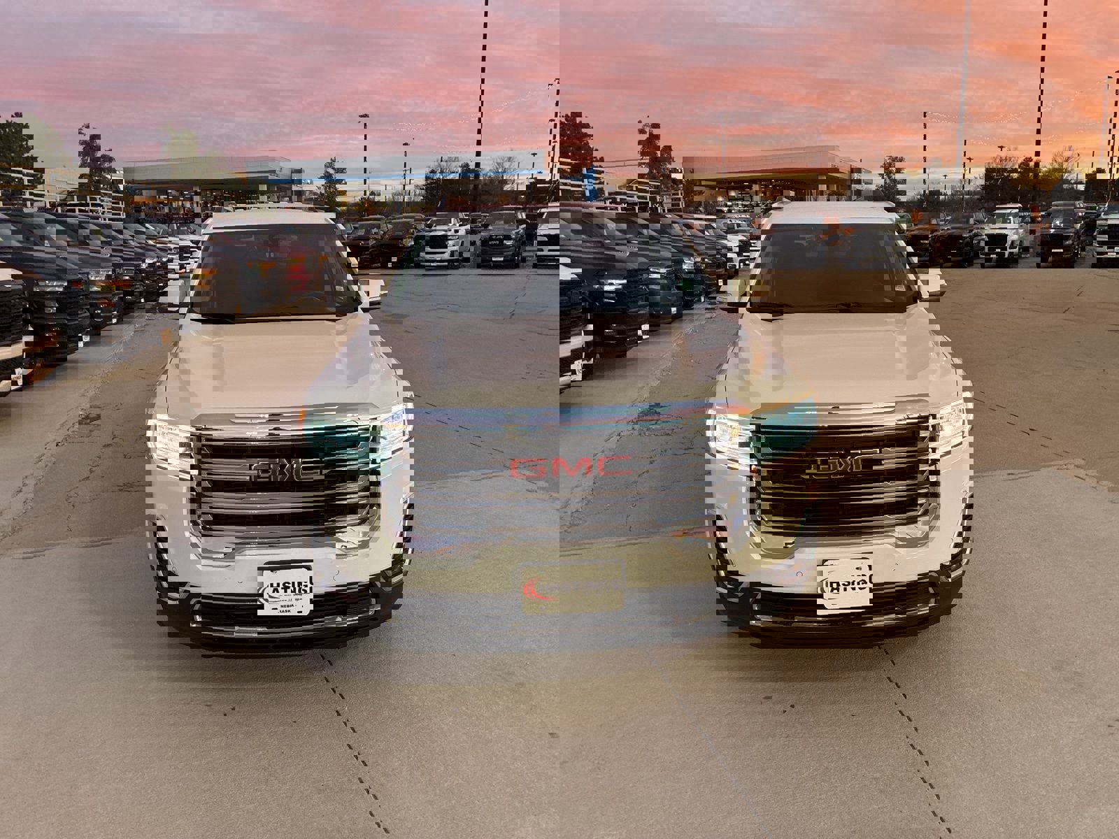 Used 2023 GMC Acadia SLE w/ Driver Convenience Package image 10