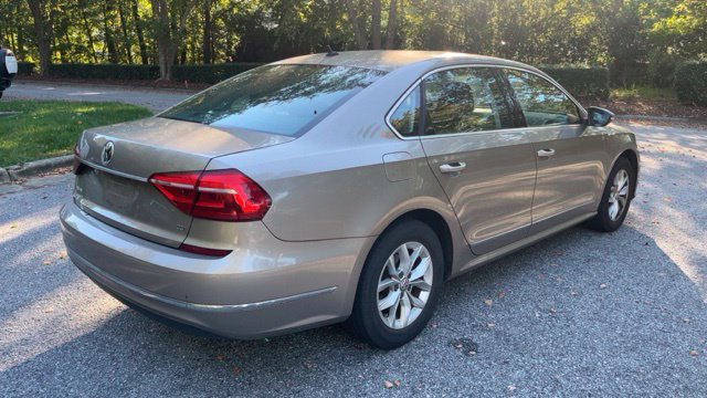Used 2016 Volkswagen Passat 1.8T S FWD image 9