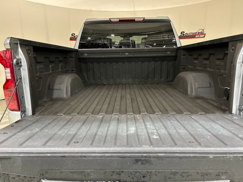 Used 2024 Chevrolet Silverado 1500 Custom Trail Boss w/ LPO, Dark Essentials Package AWD/4WD image 5