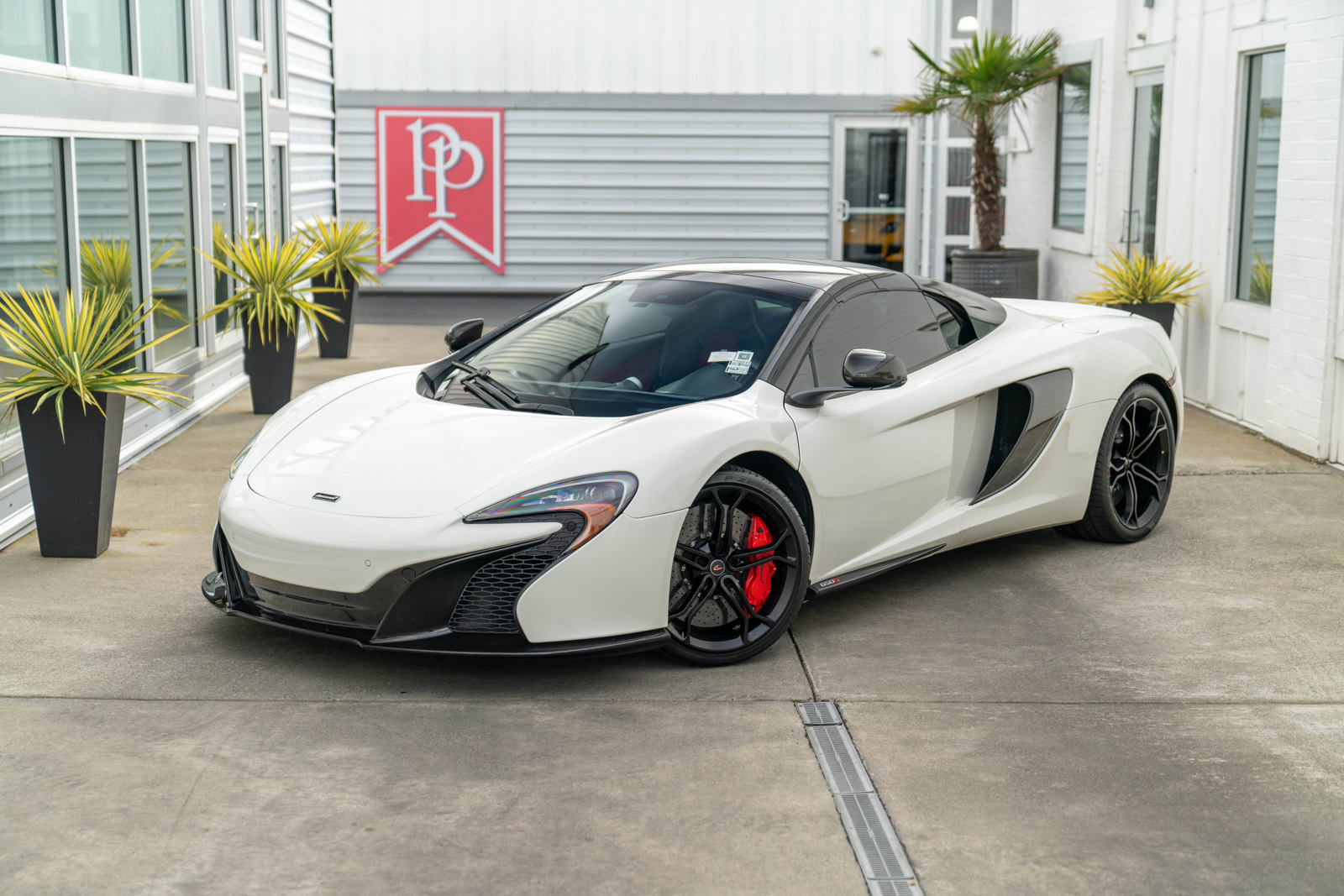 Used 2016 McLaren 650S Spider RWD image 19