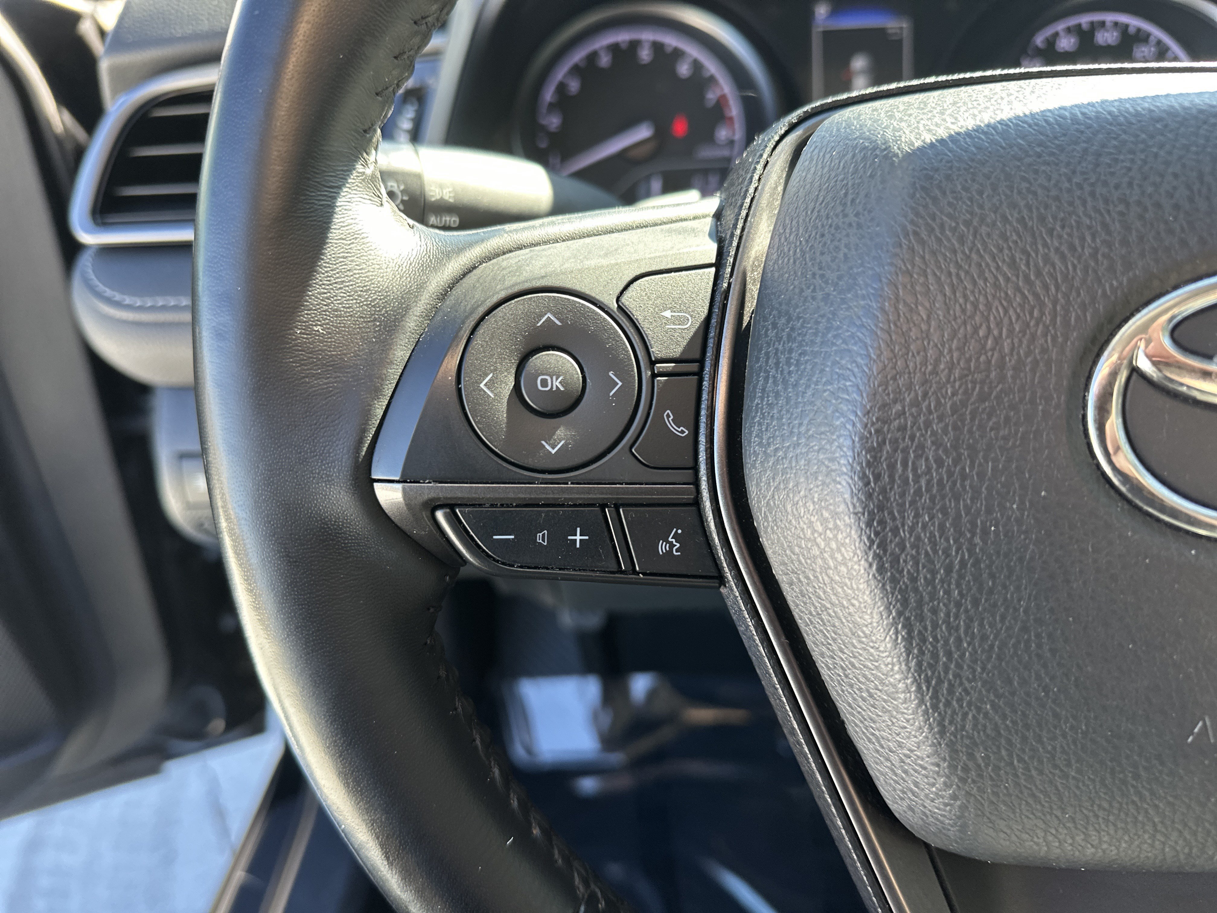 Used 2023 Toyota Camry SE FWD image 19