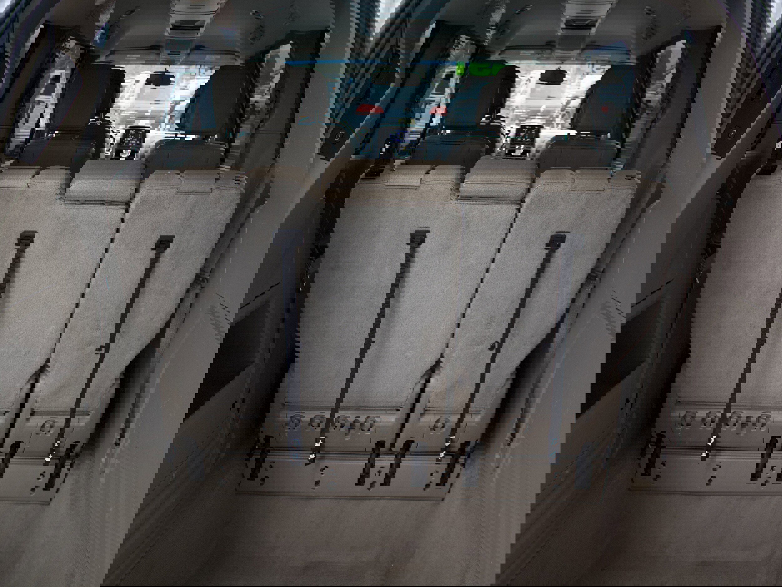 Used 2015 Chrysler Town & Country Touring image 26