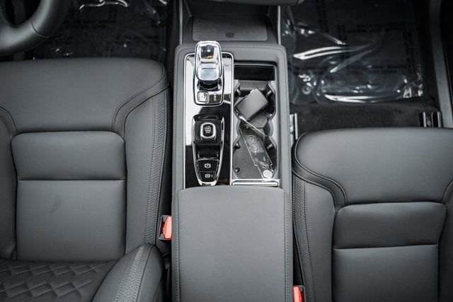 New 2026 Volvo XC90 B6 Plus w/ Protection Package Premier image 24