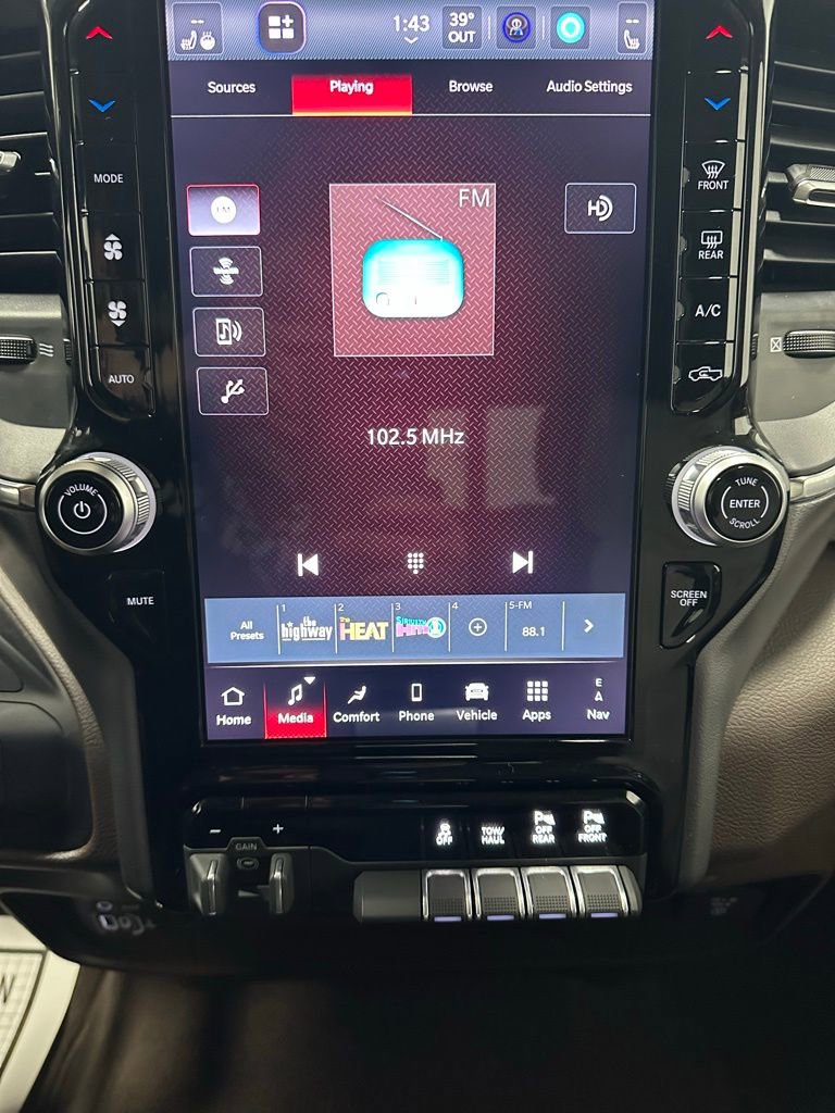 Used 2025 RAM 2500 Laramie image 27