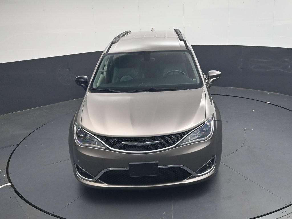 Used 2017 Chrysler Pacifica Touring-L w/ Tire & Wheel Group FWD image 34