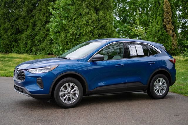 Used 2023 Ford Escape Active w/ Tech Pack #1 AWD/4WD image 8