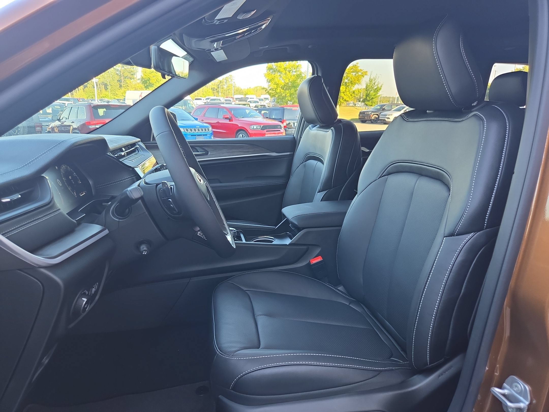 New 2027 Jeep Grand Cherokee Limited AWD/4WD image 19