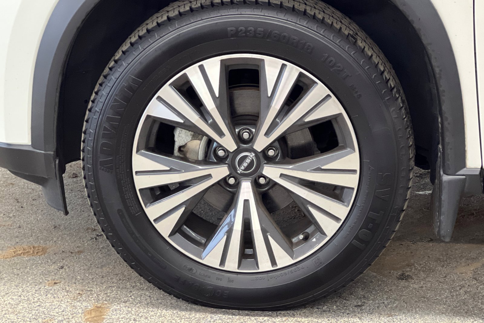 Used 2023 Nissan Rogue SV image 24