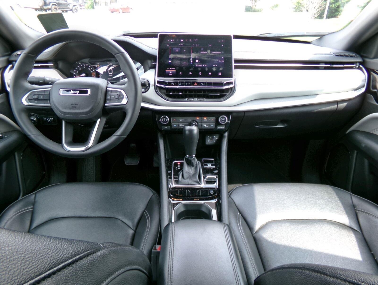 Used 2025 Jeep Compass Limited AWD/4WD image 7
