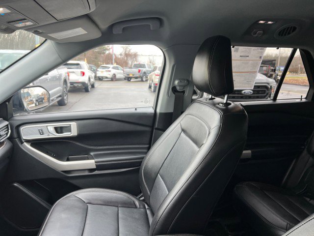 Certified 2023 Ford Explorer Limited w/ Equipment Group 301A AWD/4WD image 24