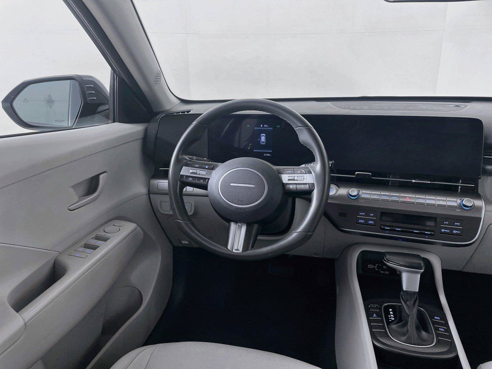 Used 2025 Hyundai Kona SEL AWD/4WD image 2