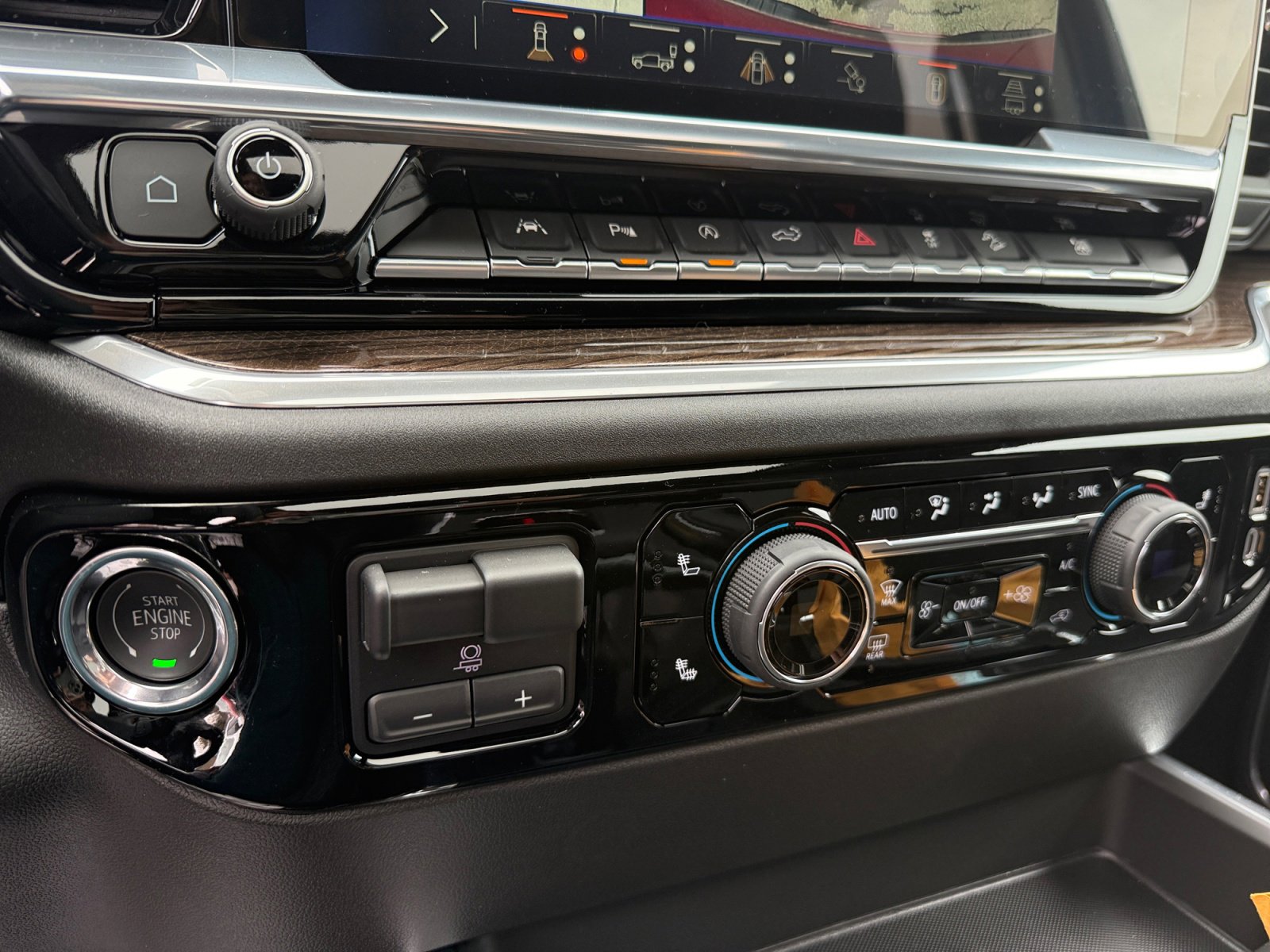 New 2025 Chevrolet Silverado 1500 RST AWD/4WD image 22