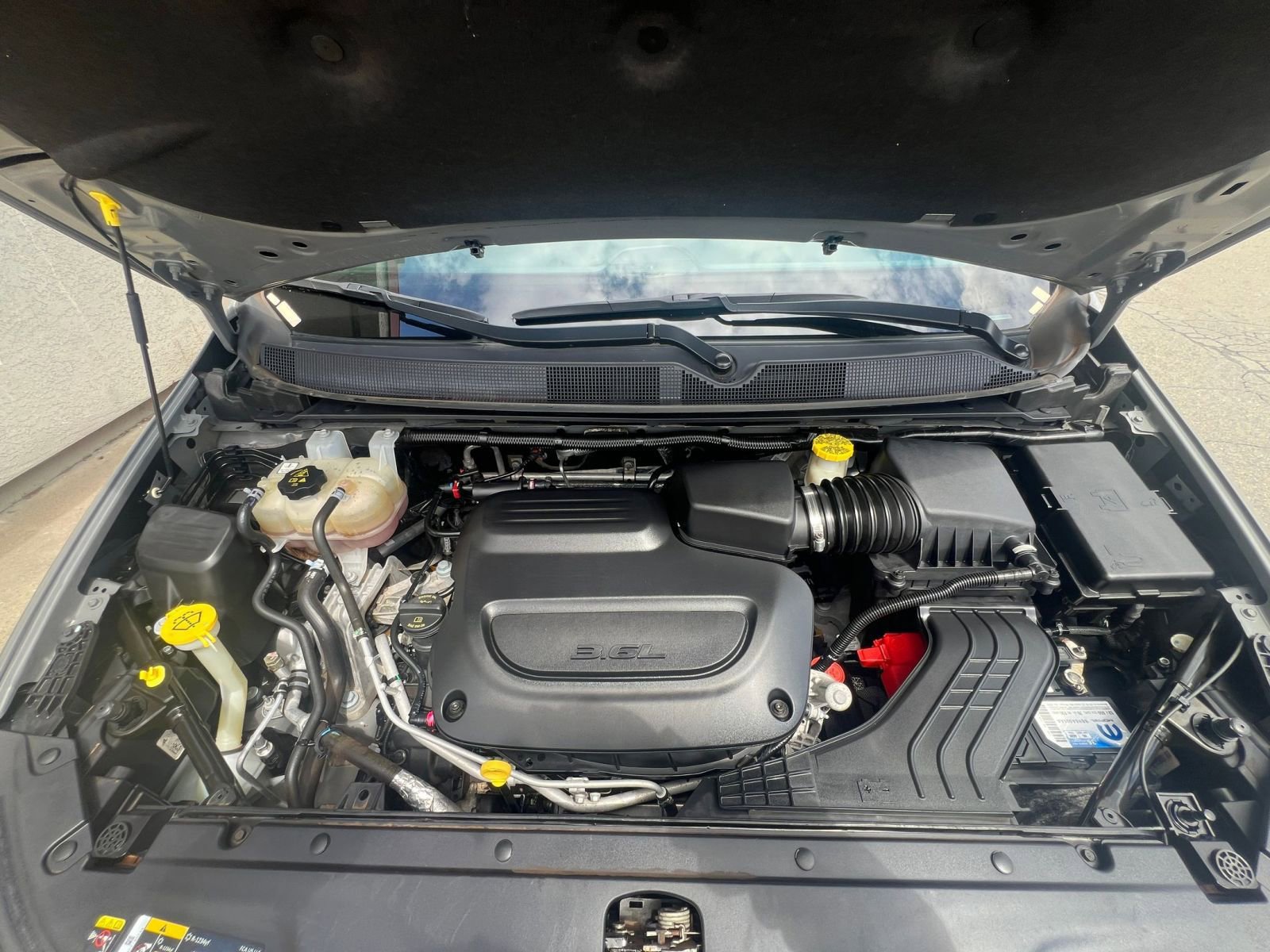 Used 2022 Chrysler Pacifica Limited FWD image 37