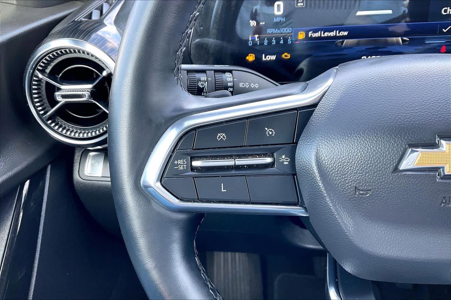 Used 2025 Chevrolet Equinox LT w/ Convenience Package II FWD image 22