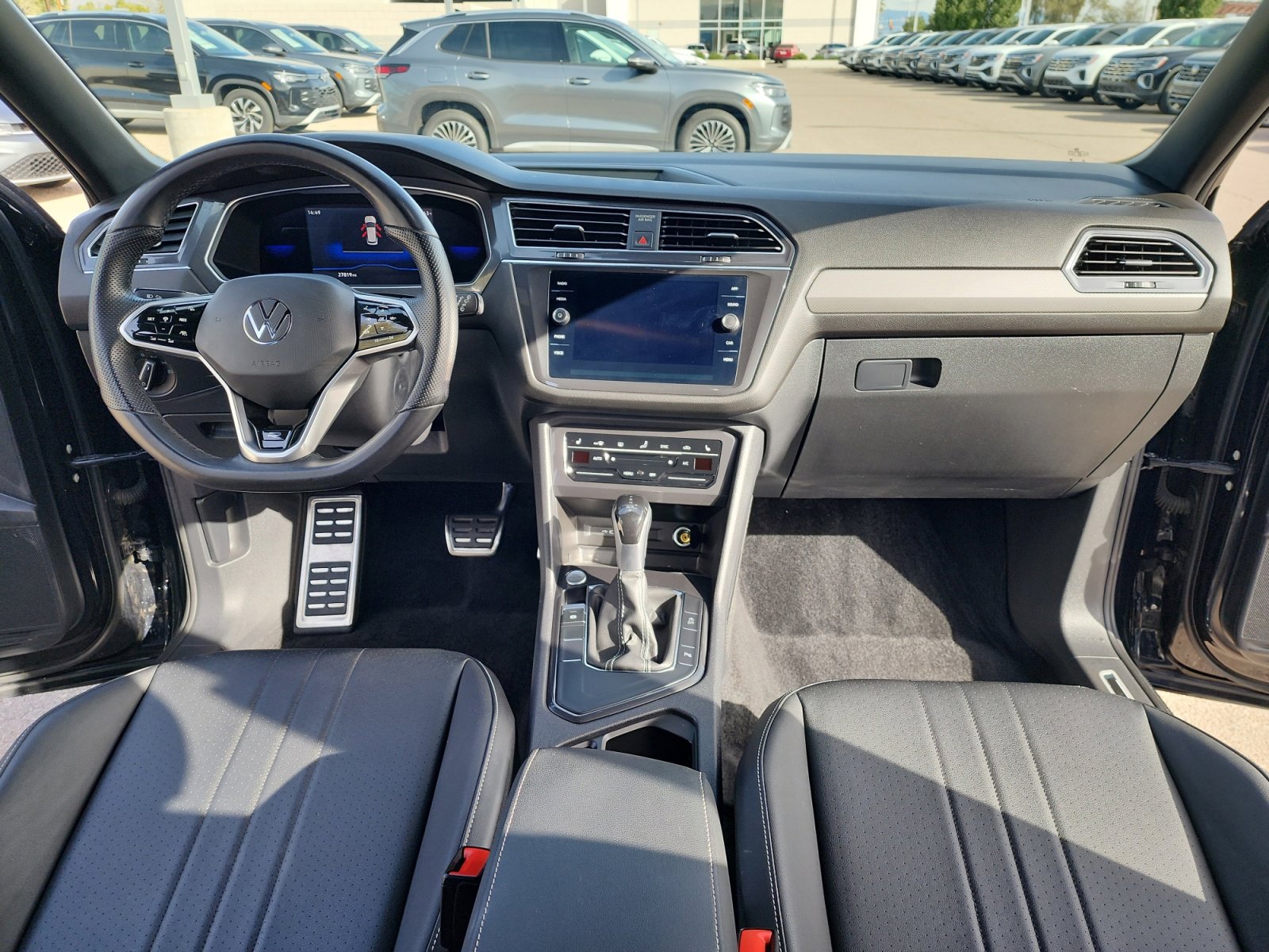 Certified 2023 Volkswagen Tiguan SE R-Line image 20