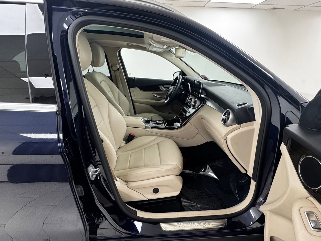 Used 2018 Mercedes-Benz GLC 300 4MATIC image 14