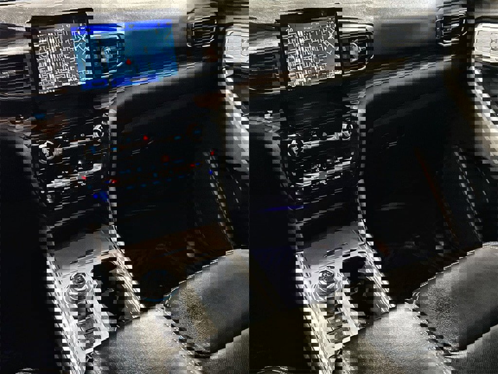 Used 2022 Ford Explorer Limited image 27