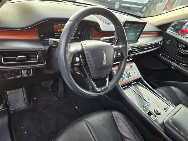Used 2022 Lincoln Aviator Reserve w/ Equipment Group 201A image 10